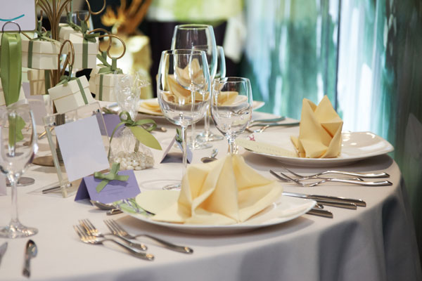 Reception table setting